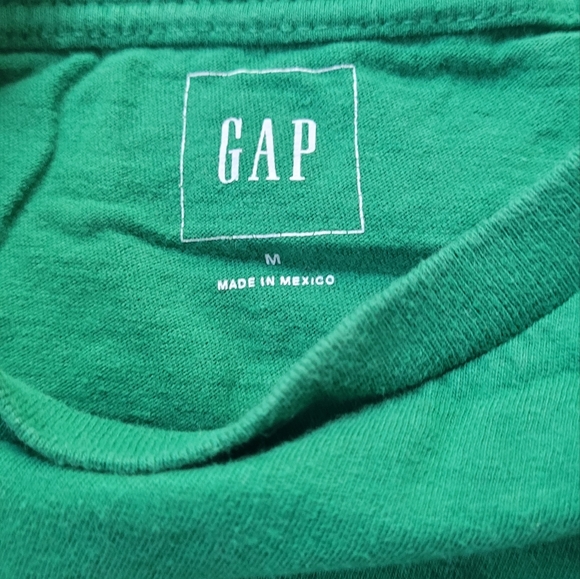 Men's medium Kiss me I'm irishish tshirt - Picture 3 of 5